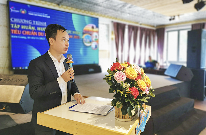 Giám đốc Trung tâm Thông tin du lịch - Cục Du lịch Quốc gia Việt Nam Hoàng Quốc Hòa chia sẻ tại buổi tập huấn